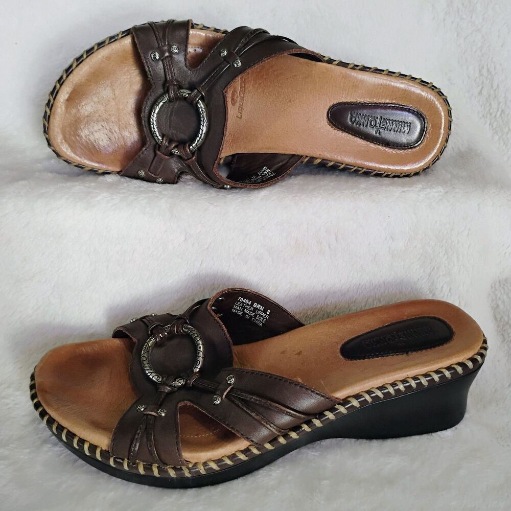 Minnetonka Women's Brown Leather Slide Wedge Sandal Size 8 Boho Comfort